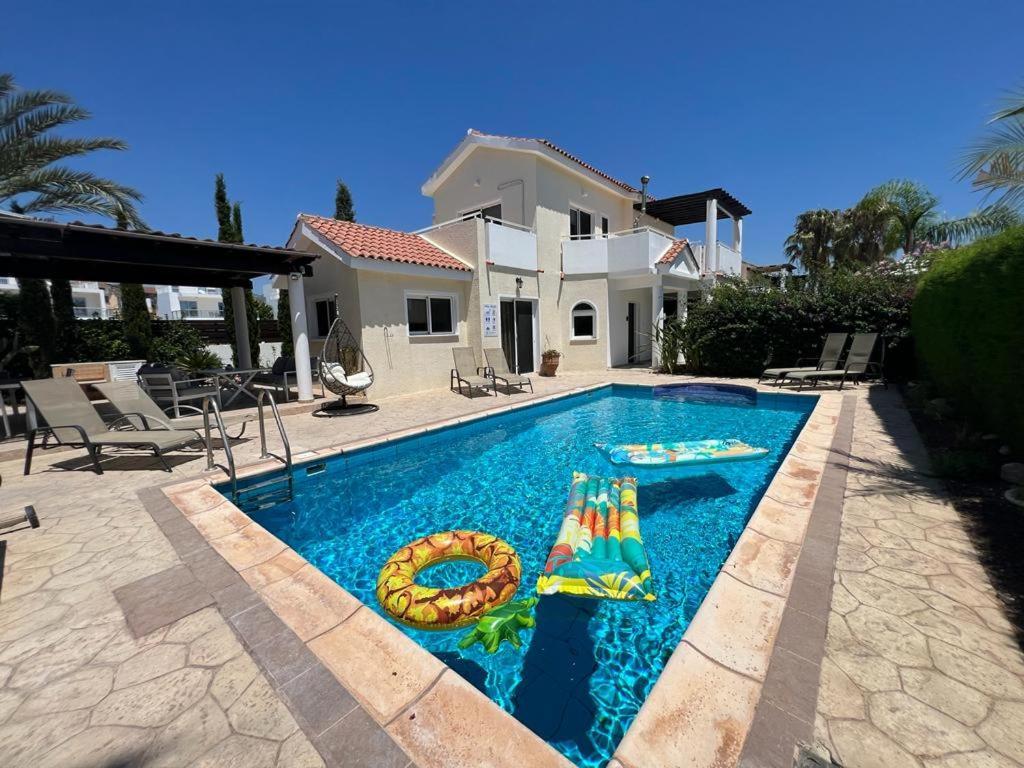 Villa Tamara With Private Pool